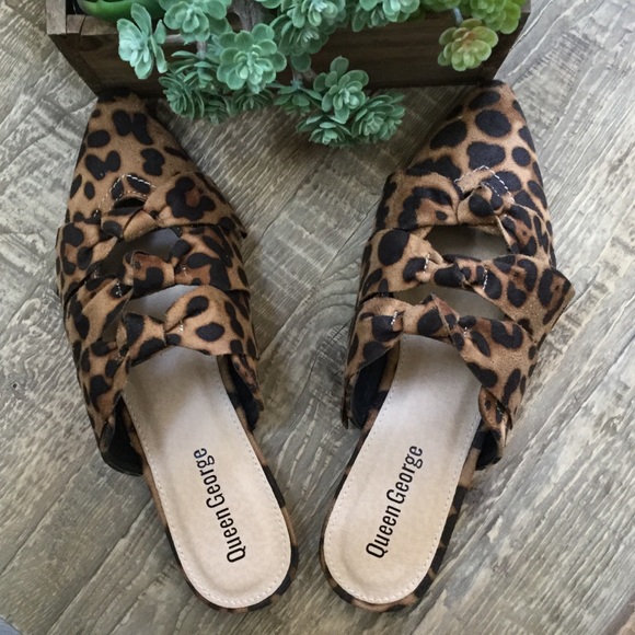 MAISY-Triple Bow Flats - Picture 2 of 8